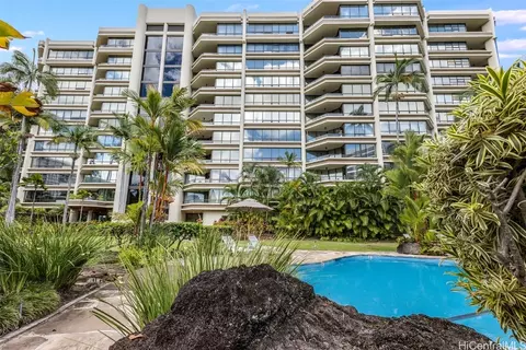 1525 Wilder Ave #207, Honolulu, HI 96822