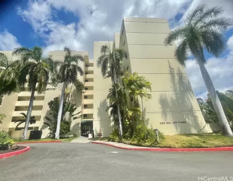 1054 Green St #608, Honolulu, HI 96822