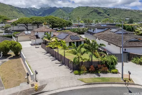 390 Wailupe Cir, Honolulu, HI 96821