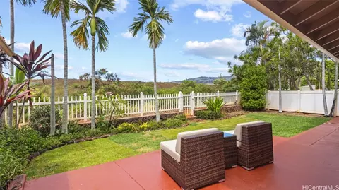 94-1061 Mauele St, Waipahu, HI 96797