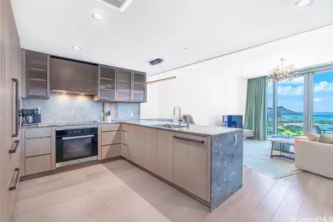 1000 Auahi St #2704, Honolulu, HI 96814