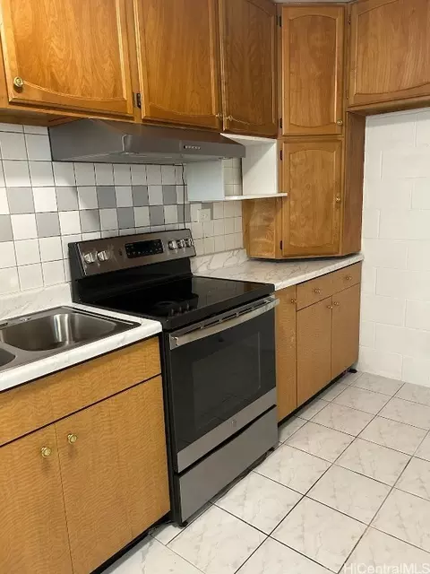 94-245 Leowahine St #2010, Waipahu, HI 96797