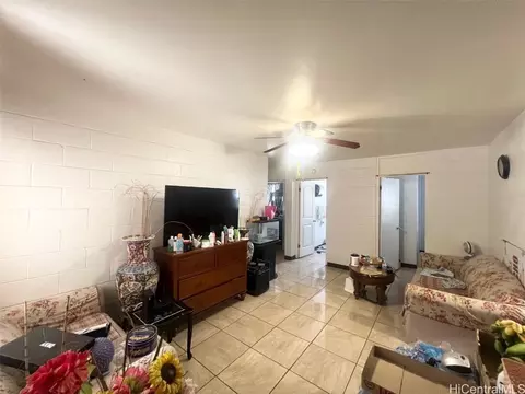 94-245 Leowahine St #1007, Waipahu, HI 96797