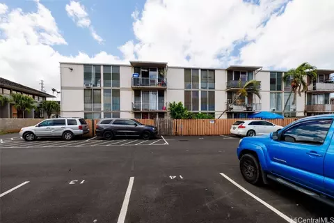 1416 Middle St, Honolulu, HI 96819