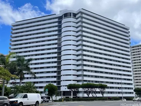 1128 Ala Napunani St #506, Honolulu, HI 96818