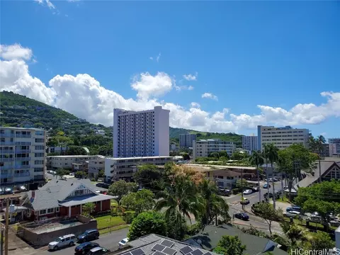 1333 Heulu St #707, Honolulu, HI 96822