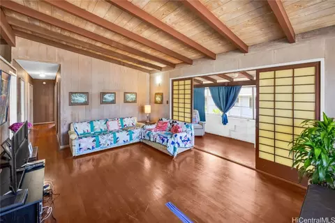 1247 Ala Amoamo St, Honolulu, HI 96819