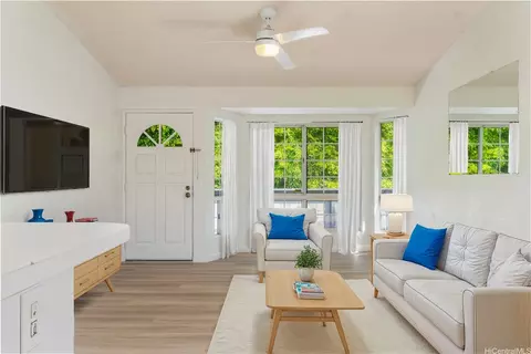565 Mananai Pl #27U, Honolulu, HI 96818