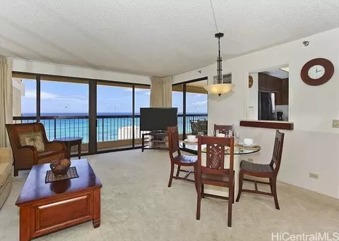 2470 Kalakaua Ave #1904, Honolulu, HI 96815