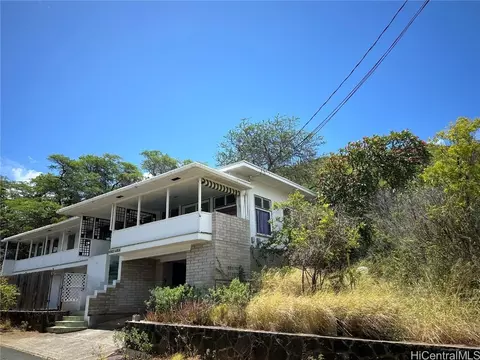 3229 Collins St, Honolulu, HI 96815