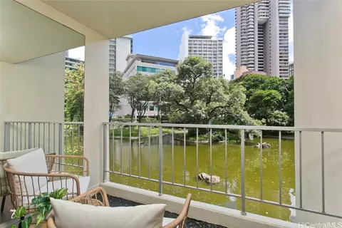 469 Ena Rd #206, Honolulu, HI 96815