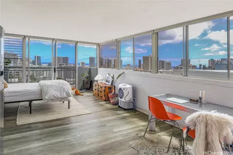 1025 Maunaihi Pl #305, Honolulu, HI 96822