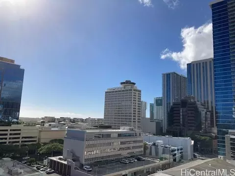 747 Amana St #1018, Honolulu, HI 96814