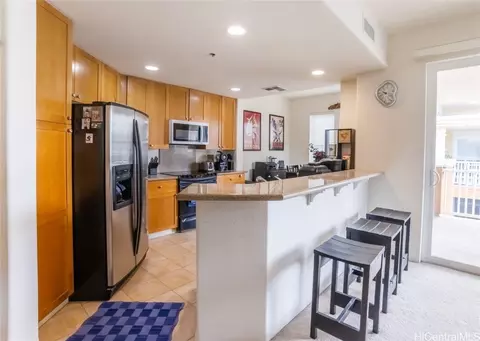 520 Lunalilo Home Rd #7402, Honolulu, HI 96825