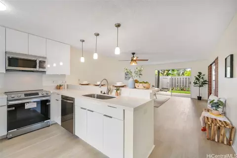 531 Keolu Dr #E, Kailua, HI 96734