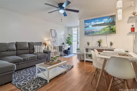 1260 Richard Ln #506, Honolulu, HI 96819