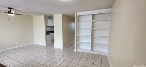 1127 Davenport St #205, Honolulu, HI 96822