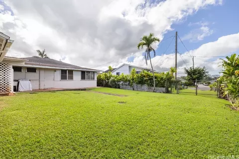 90 Kilea Pl, Wahiawa, HI 96786