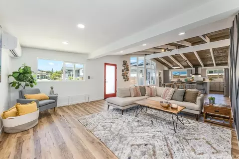 596 Kukuiula Loop, Honolulu, HI 96825