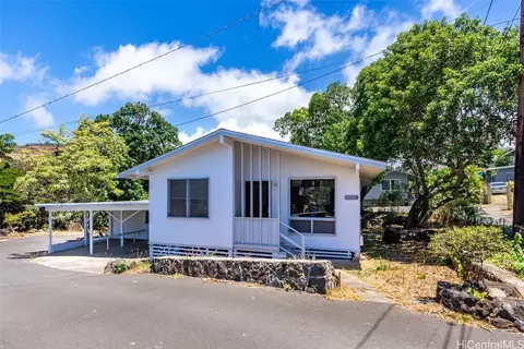 1756 Gulick Ave #B, Honolulu, HI 96819