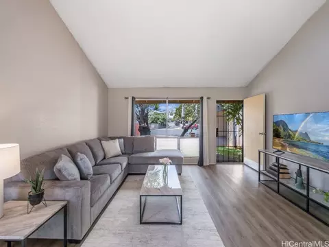 94-279 Kikalake Pl, Mililani, HI 96789
