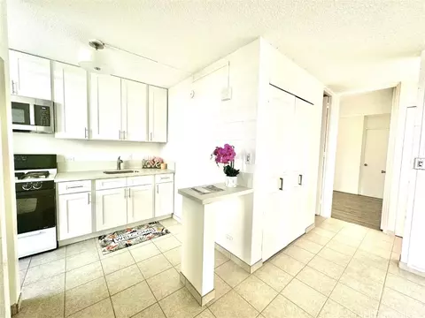 751 Kinau St #DH22, Honolulu, HI 96813
