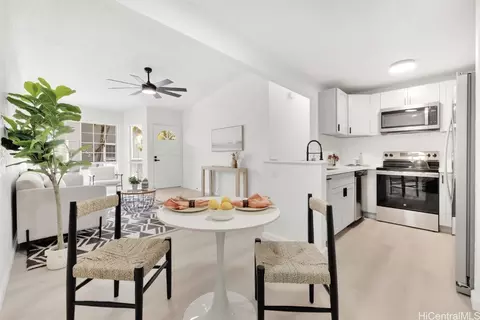 284 Mananai Pl #3W, Honolulu, HI 96818