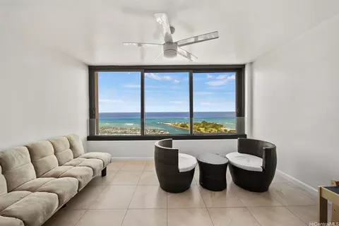 1600 Ala Moana Blvd #3702, Honolulu, HI 96815