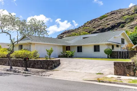 7370 Makaa St, Honolulu, HI 96825