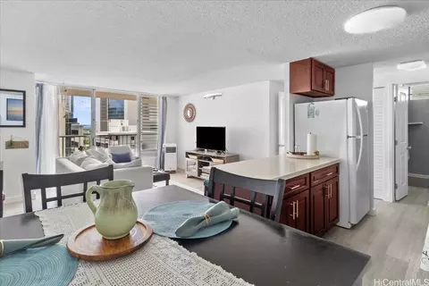 440 Lewers St #1001, Honolulu, HI 96815