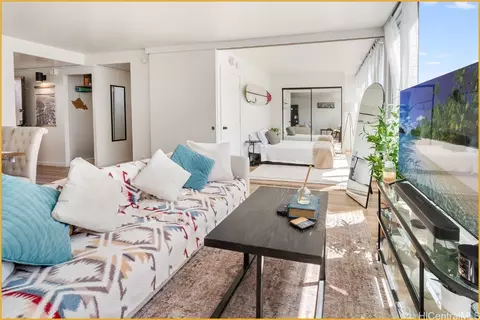 1121 Ala Napunani St #1003, Honolulu, HI 96818