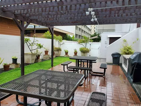 1419 Dominis St #907, Honolulu, HI 96822