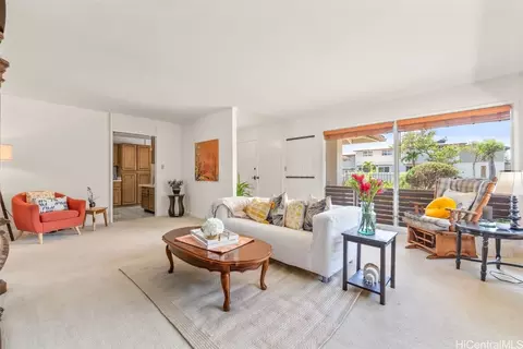 98-911 Kahapili St, Aiea, HI 96701