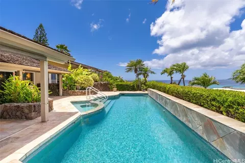 165 Lumahai St, Honolulu, HI 96825