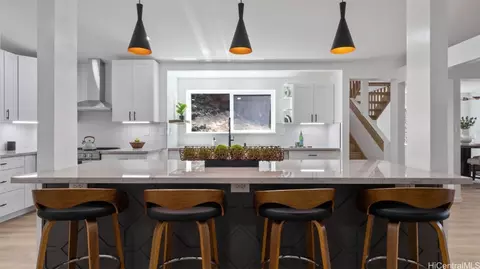 5847 Haleola St, Honolulu, HI 96821