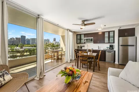 255 Beach Walk #55, Honolulu, HI 96815