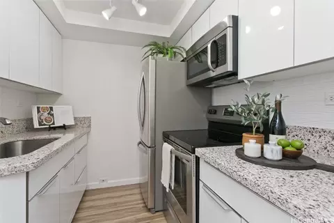 2499 Kapiolani Blvd #2400, Honolulu, HI 96826