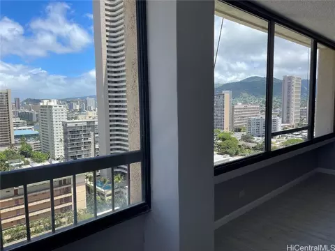 430 Lewers St #2105, Honolulu, HI 96815