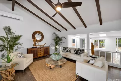 678 Auwina St, Kailua, HI 96734