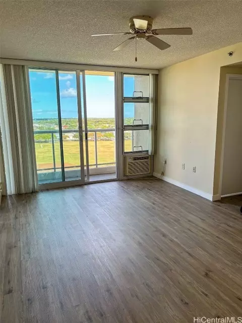 94-302 Paiwa St #1113, Waipahu, HI 96797