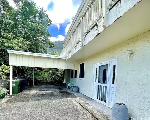 3594 Nipo St #2, Honolulu, HI 96822