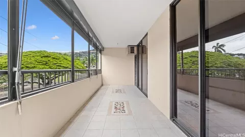1521 Alexander St #401, Honolulu, HI 96822