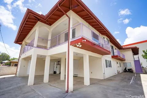 2969 Kamakini St, Honolulu, HI 96816