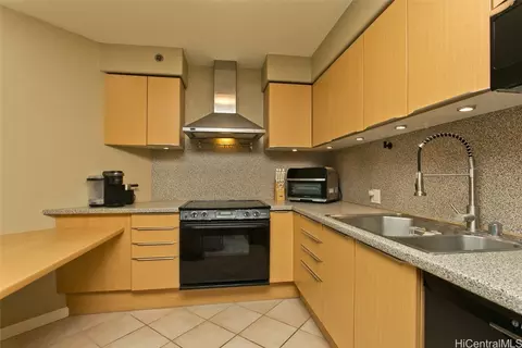 801 S King St #910, Honolulu, HI 96813