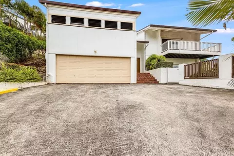 99-1017 Kahua Pl, Aiea, HI 96701
