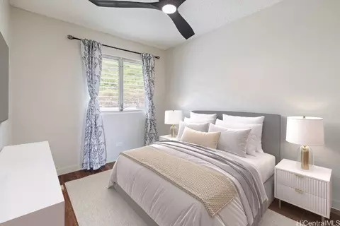 1614 Emerson St #24, Honolulu, HI 96813