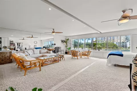 2895 Kalakaua Ave #309, Honolulu, HI 96815