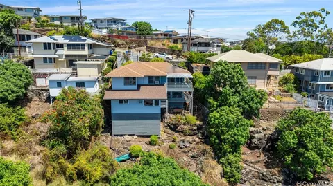 1362 St Louis Dr, Honolulu, HI 96816
