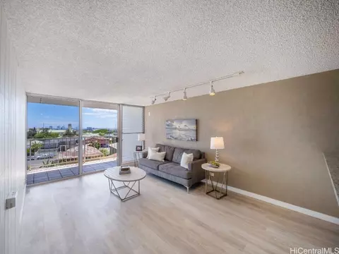 647 Kunawai Ln #A510, Honolulu, HI 96817