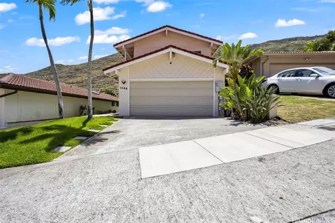 1468 Honokahua St, Honolulu, HI 96825